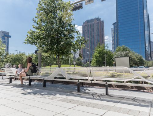 Le célèbre banc public LIBRE des collections Metalco fêtes ses 30 printemps