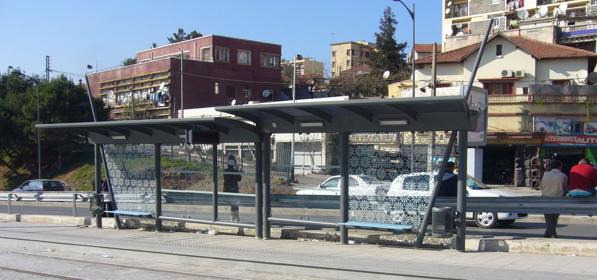 Algérie - abris voyageurs Mobilconcepts (Metalco) Tramway Alger