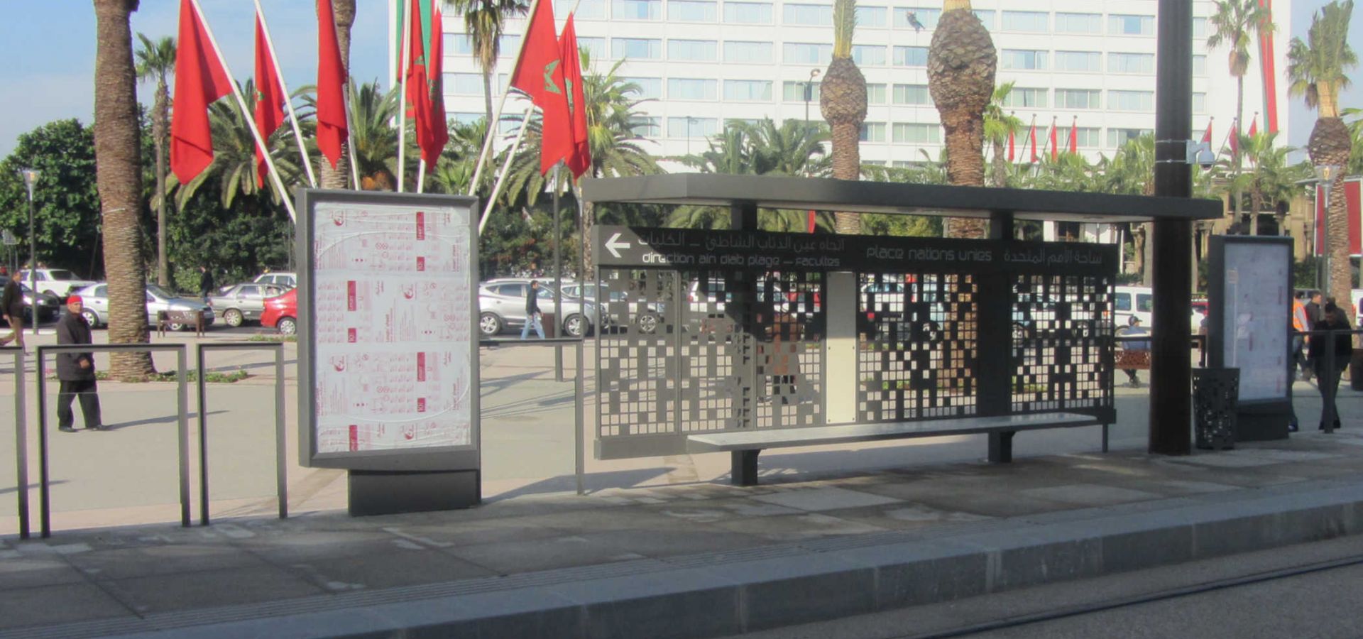 Maroc Casablanca - Abris Tramway - Mobilier de quai│METALCO fabricant de mobilier urbain