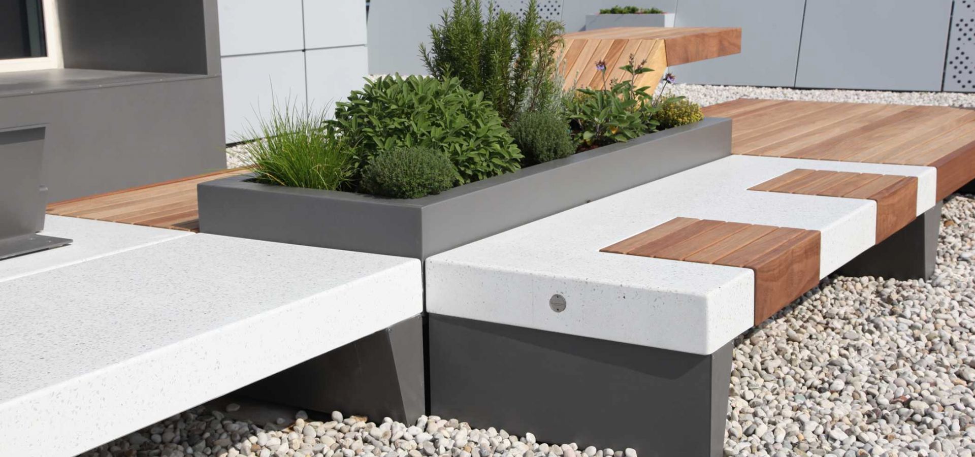 isola urbana banquette bois beton