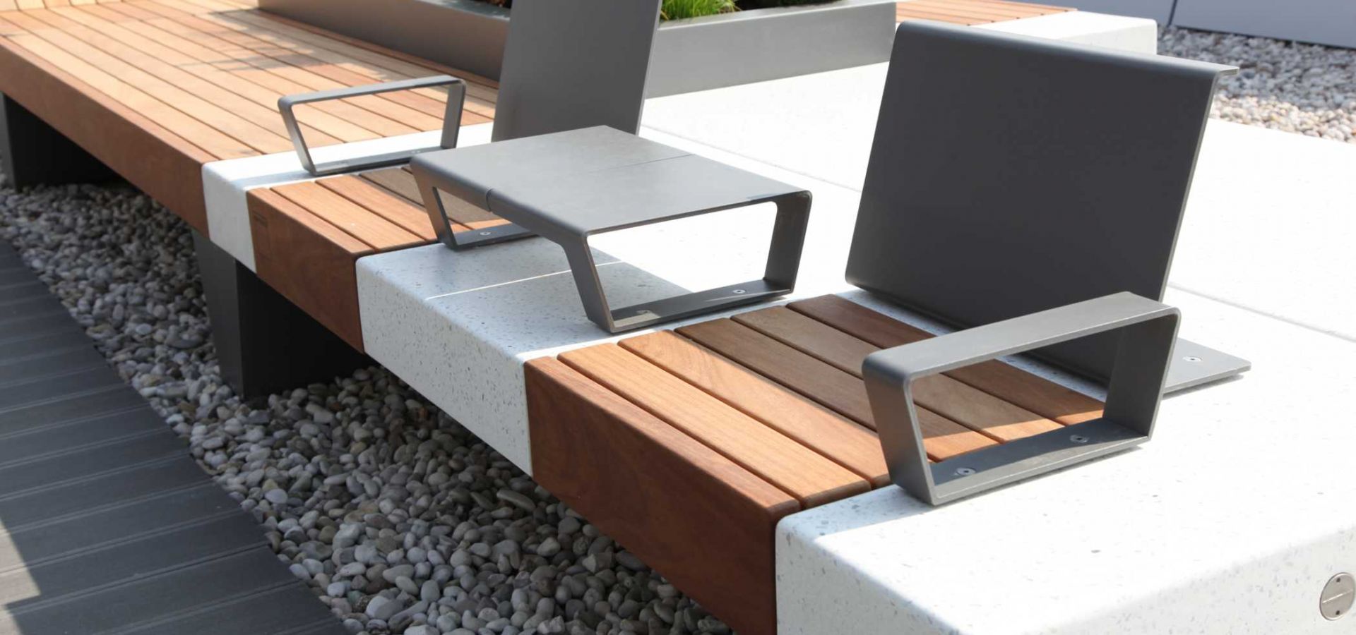 isola urbana banquette bois beton